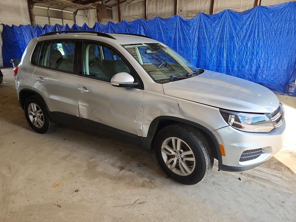 2016 Volkswagen Tiguan VIN WVGAV7AX3GW501946 COPART salvage auction — SIDE, Ky - Cert Of Title-Salvage, sold $1,450 on 2026-08-03 (photo 4)