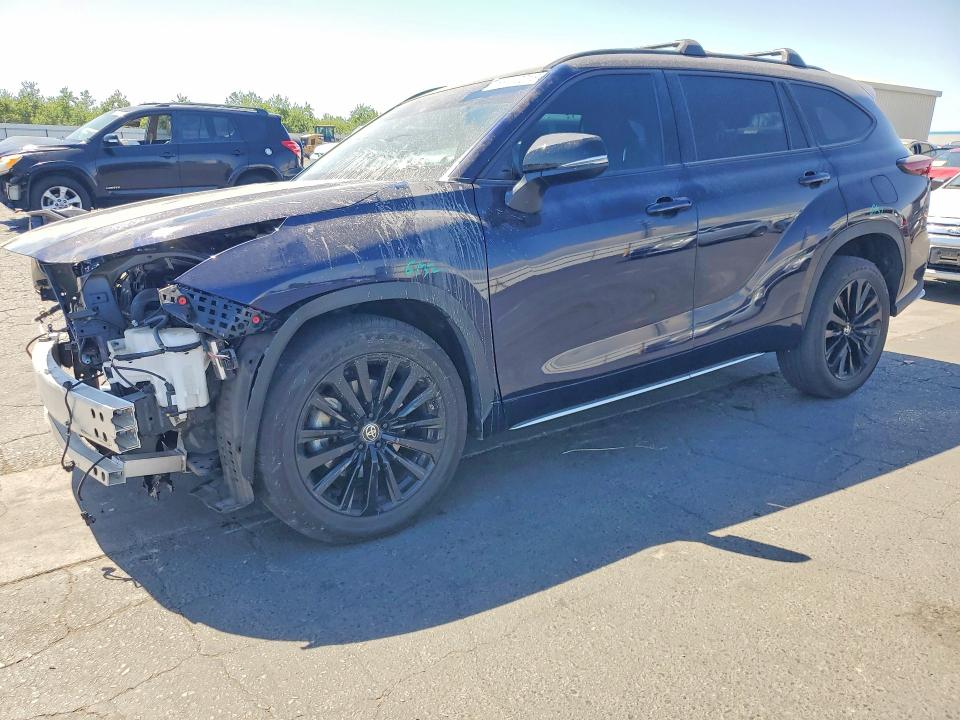 2024 Toyota Highlander VIN 5TDKDRBH1RS557062 COPART salvage auction — FRONT END, Ca - Salvage Certificate, sold $13,000 on 2026-07-06 (photo 1)