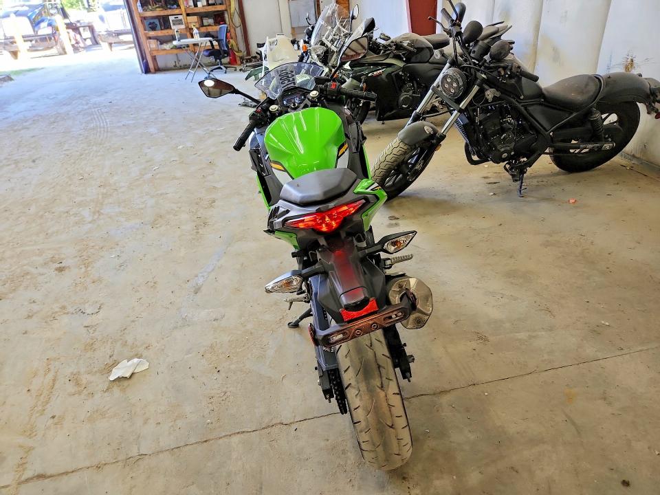 2025 Kawasaki Ex500 VIN ML5EXGH18SDA58406 COPART salvage auction — ALL OVER, Md - Cert Of Salvage > 75% Damage, sold $100 on 2026-07-02 (photo 4)