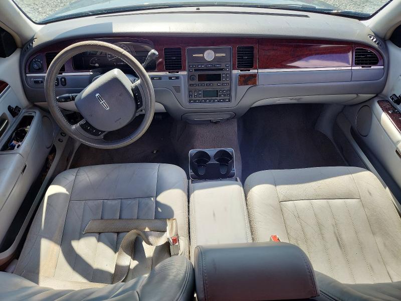 2005 Lincoln TOWN CAR VIN 1LNHM81W65Y652991 COPART salvage auction — ROLLOVER, FL - CERTIFICATE OF DESTRUCTION, sold $425 on 2026-07-10 (photo 8)