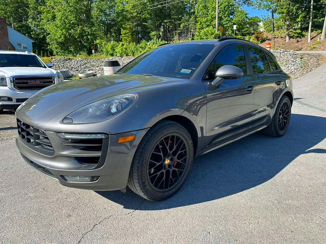 2018 Porsche Macan VIN WP1AG2A59JLB62102 — COPART salvage auction photo