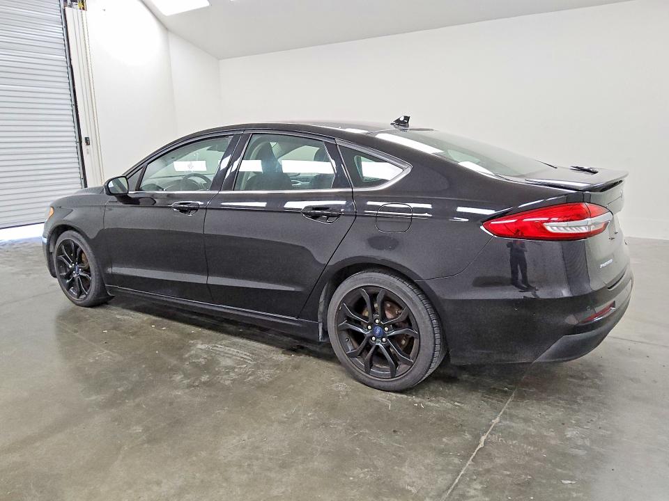 2019 Ford Fusion VIN 3FA6P0HD6KR147915 COPART salvage auction — MINOR DENT/SCRATCHES, Tx - Certificate Of Title, sold $2,850 on 2026-07-02 (photo 2)