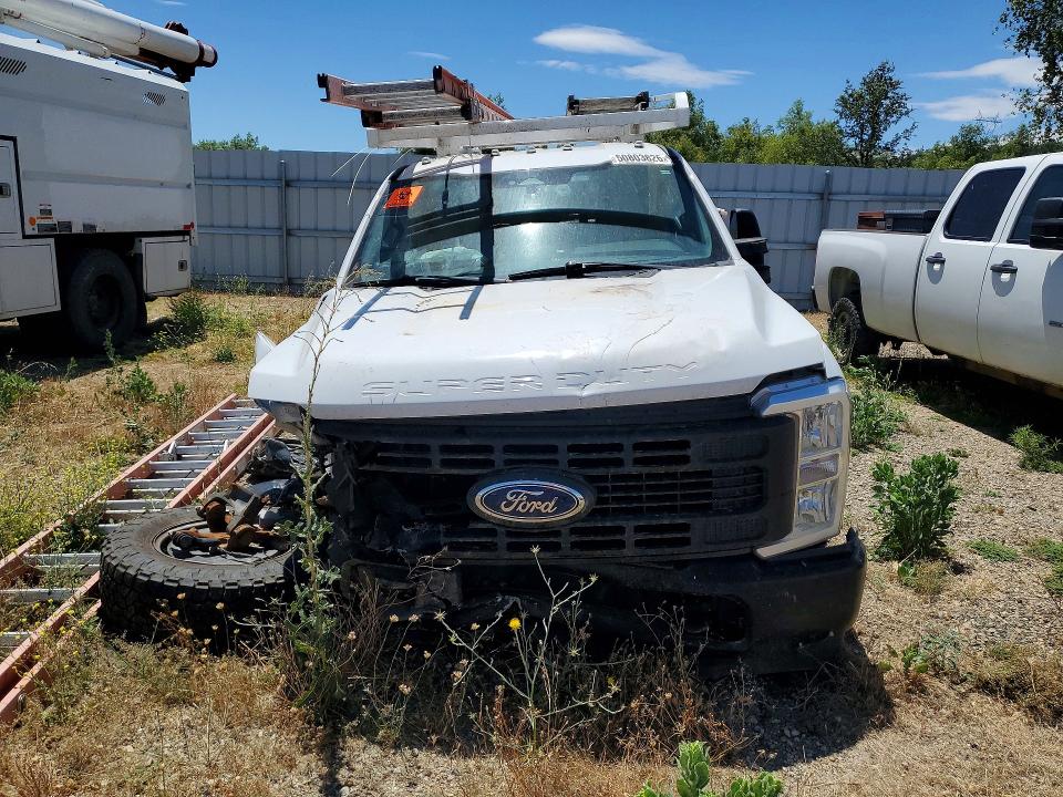 2023 Ford F-350 super duty VIN 1FD8W3GN8PED79729 COPART salvage auction — FRONT END, CA - SALVAGE CERTIFICATE, sold $7,900 on 2026-07-29 (photo 5)