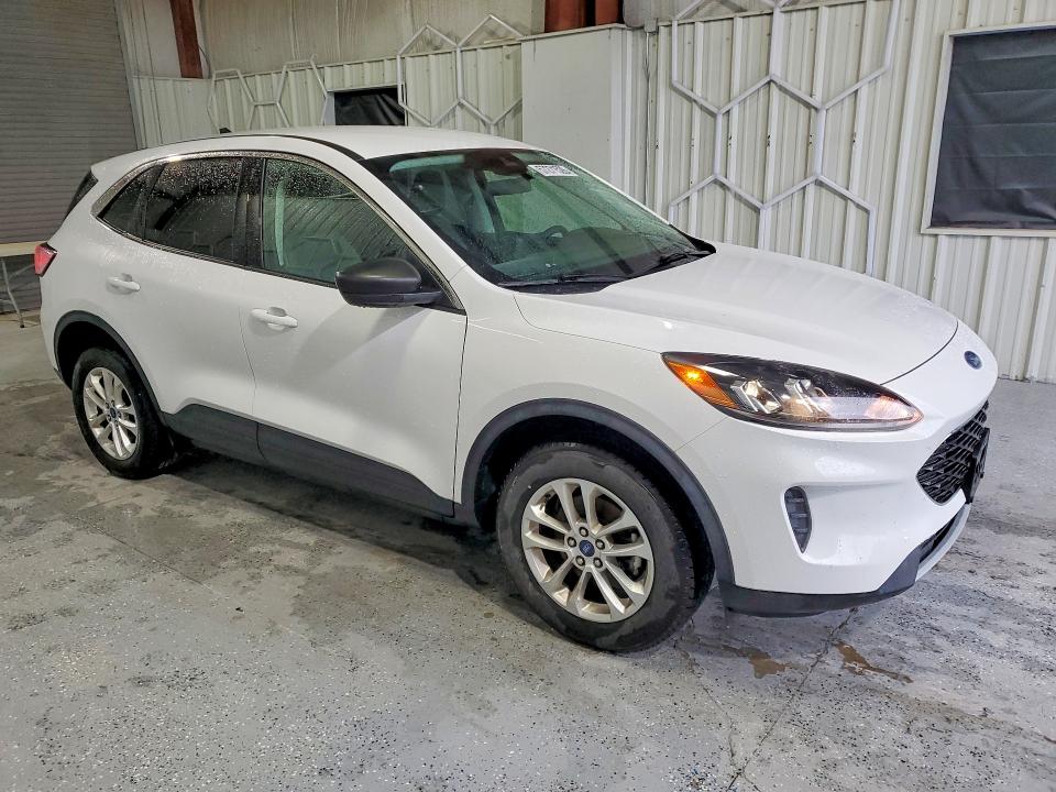 2022 Ford Escape VIN 1FMCU9G65NUB30660 COPART salvage auction — UNDERCARRIAGE, Nc - Dealer Only Clean Title, sold $5,400 on 2026-07-09 (photo 4)