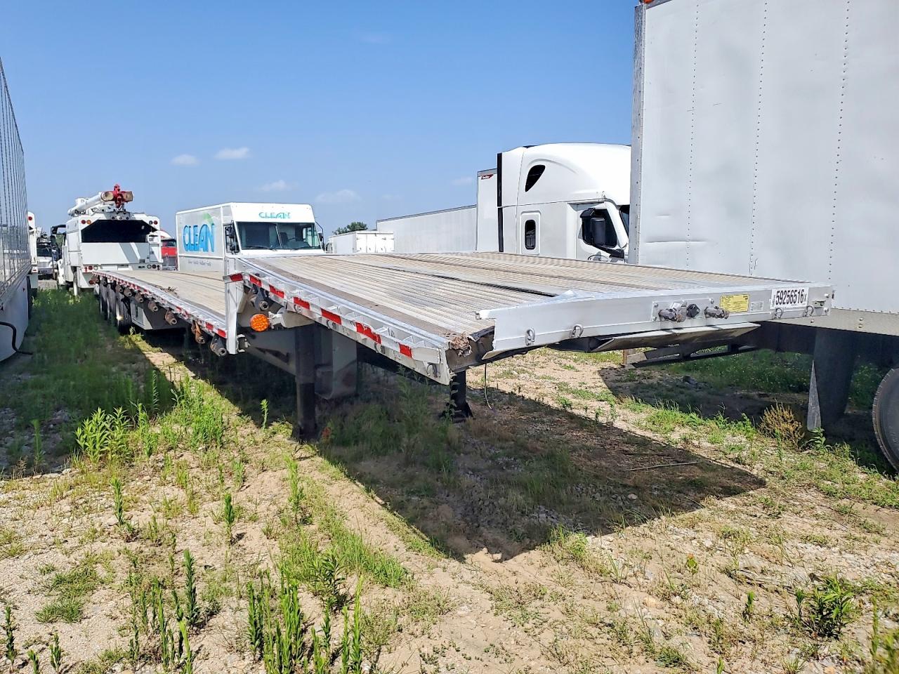 2016 Reit Trailers VIN 1RND53A32GR039379 — COPART salvage auction photo