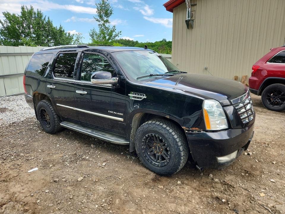 2011 Cadillac Escalade VIN 1GYS4BEF5BR356135 COPART salvage auction — FRONT END, Vt - Certificate Of Title, sold $400 on 2026-07-24 (photo 4)