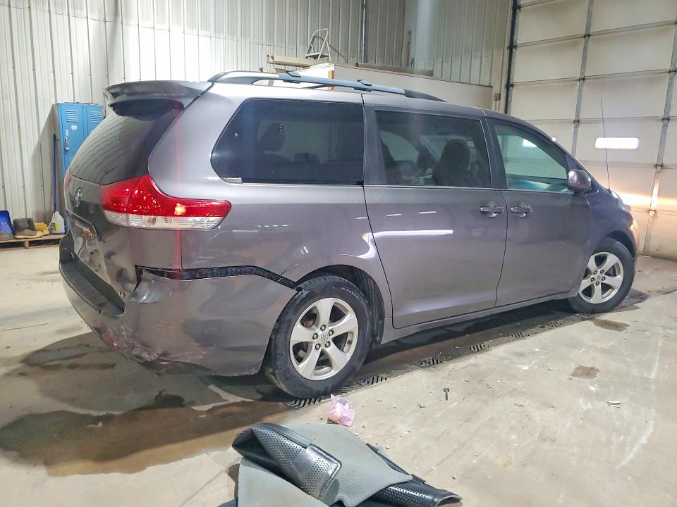 2014 Toyota Sienna VIN 5TDKK3DCXES500566 COPART salvage auction — REAR END, Pa - Certificate Of Salvage, sold $3,300 on 2026-07-02 (photo 3)