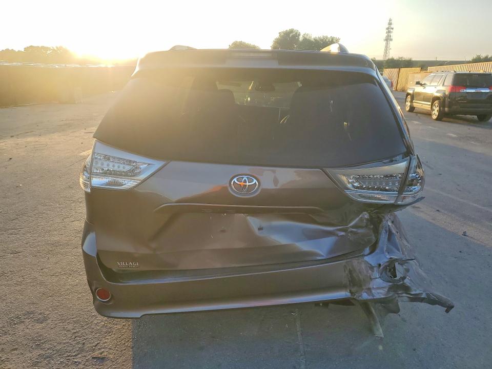 2015 Toyota Sienna VIN 5TDXK3DC4FS552783 COPART salvage auction — REAR END, Fl - Cert Of Title Slvg Rebuildable, sold $2,800 on 2026-07-14 (photo 6)