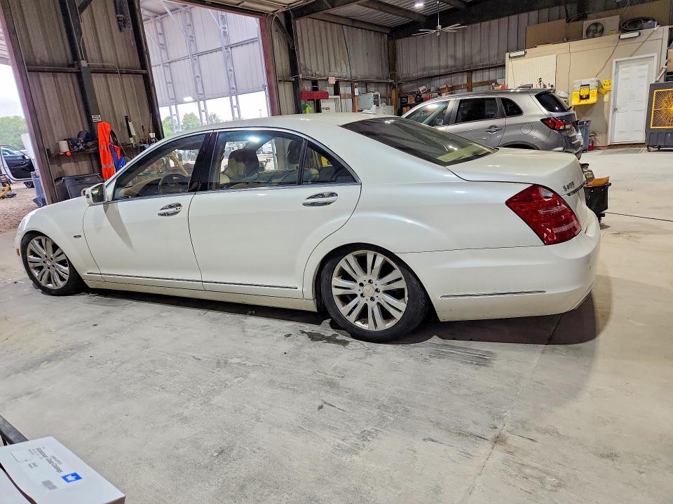 2010 Mercedes-benz S class VIN WDDNG9FB3AA302155 COPART salvage auction — HAIL, Mo - Certificate Of Title, sold $750 on 2026-07-08 (photo 2)
