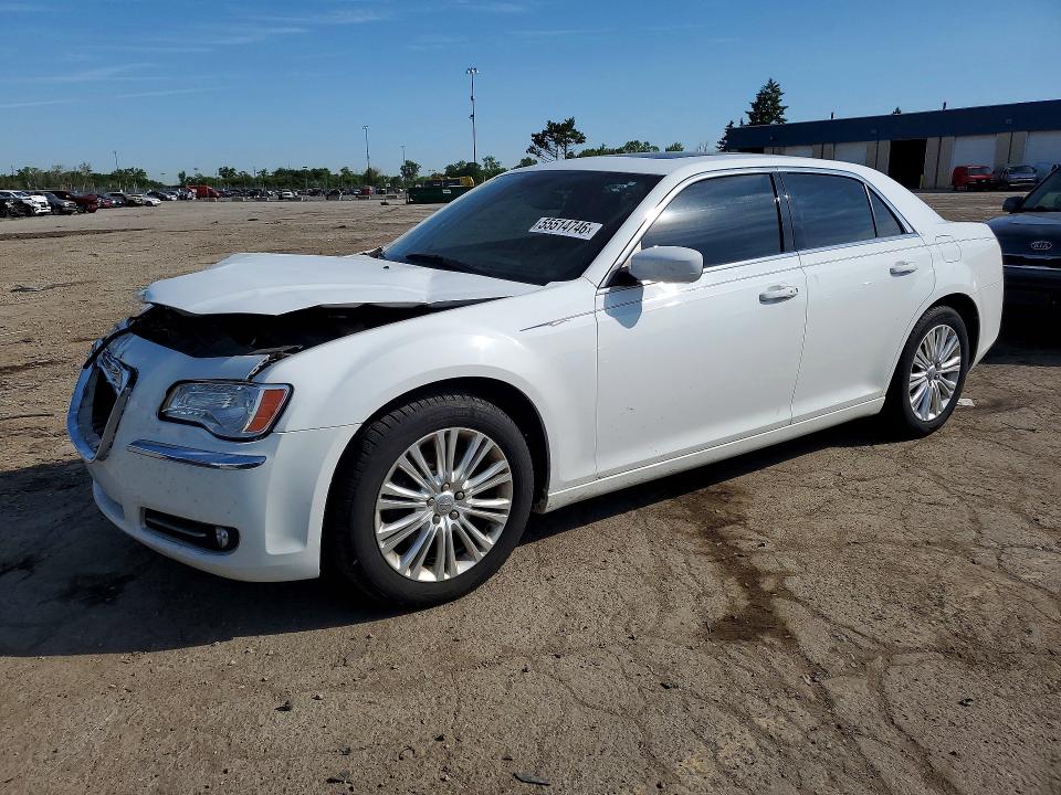 2014 Chrysler 300 VIN 2C3CCARG7EH303973 — COPART salvage auction photo