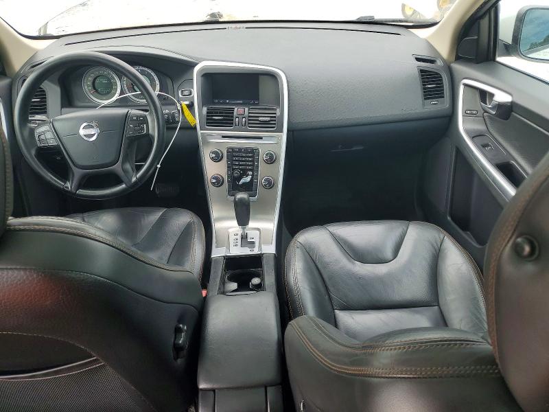 2011 Volvo Xc60 VIN YV4952DZ2B2222296 COPART salvage auction — WATER/FLOOD, FL - CERT OF TITLE-SLVG REBLD FLOOD, sold $475 on 2026-07-22 (photo 8)
