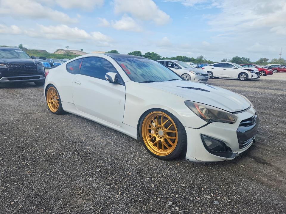 2014 Hyundai Genesis VIN KMHHU6KJXEU115491 COPART salvage auction — MINOR DENT/SCRATCHES, Mt - Cert Of Title-Rebuilt Salvage, sold $900 on 2026-07-07 (photo 4)