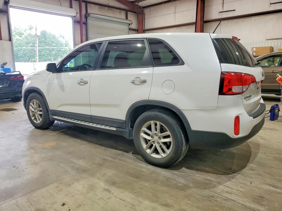 2015 Kia Sorento VIN 5XYKT3A64FG568923 COPART salvage auction — UNDERCARRIAGE, Tx - Certificate Of Title, sold $1,300 on 2026-07-20 (photo 2)