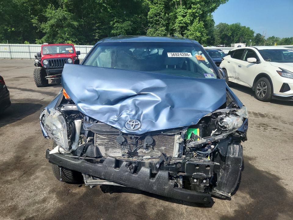 2017 Toyota VIN 5TDYZ3DC6HS885991 COPART salvage auction — FRONT END, Nj - Cert Of Title-Salvage, sold $1,700 on 2026-07-16 (photo 5)