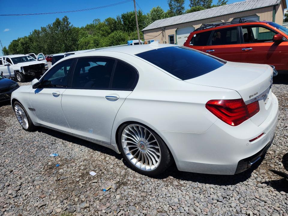 2013 BMW 7er VIN WBAYE8C56DD132363 COPART salvage auction — REAR END, Il - Salvage Certificate, sold $1,400 on 2026-07-24 (photo 2)