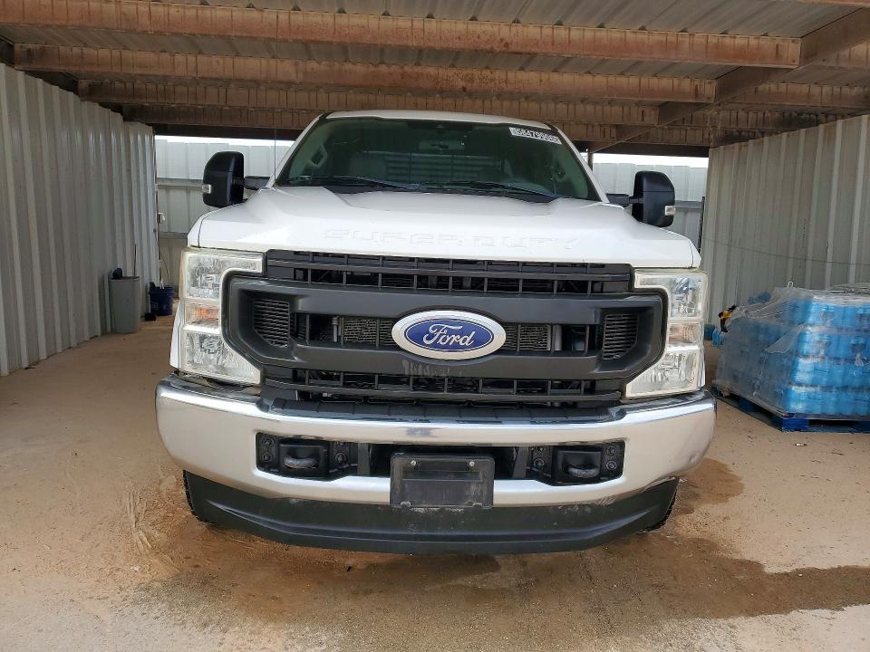 2020 Ford F-250 super duty VIN 1FT7X2B63LEC74632 COPART salvage auction — MINOR DENT/SCRATCHES, TX - CERTIFICATE OF TITLE, sold $10,500 on 2026-08-27 (photo 5)