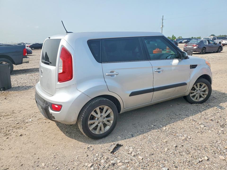 2012 Kia VIN KNDJT2A66C7356975 COPART salvage auction — MINOR DENT/SCRATCHES, Tx - Salvage Vehicle Title, sold $550 on 2026-07-20 (photo 3)