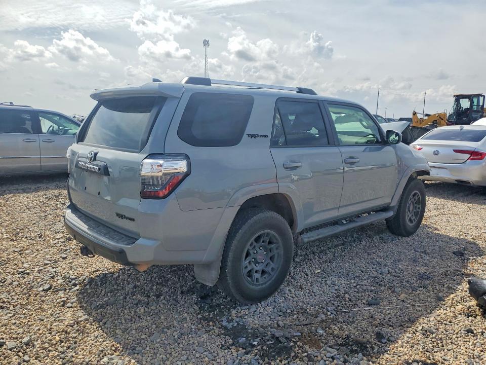 2017 Toyota 4runner VIN JTEBU5JR9H5432099 COPART salvage auction — FRONT END, Salvage Title, sold $6,100 on 2026-07-28 (photo 3)