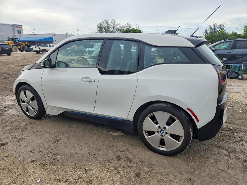 2016 BMW VIN WBY1Z4C52GV505879 COPART salvage auction — MINOR DENT/SCRATCHES, Fl - Cert Of Title Slvg Rebuildable, sold $300 on 2026-07-21 (photo 2)