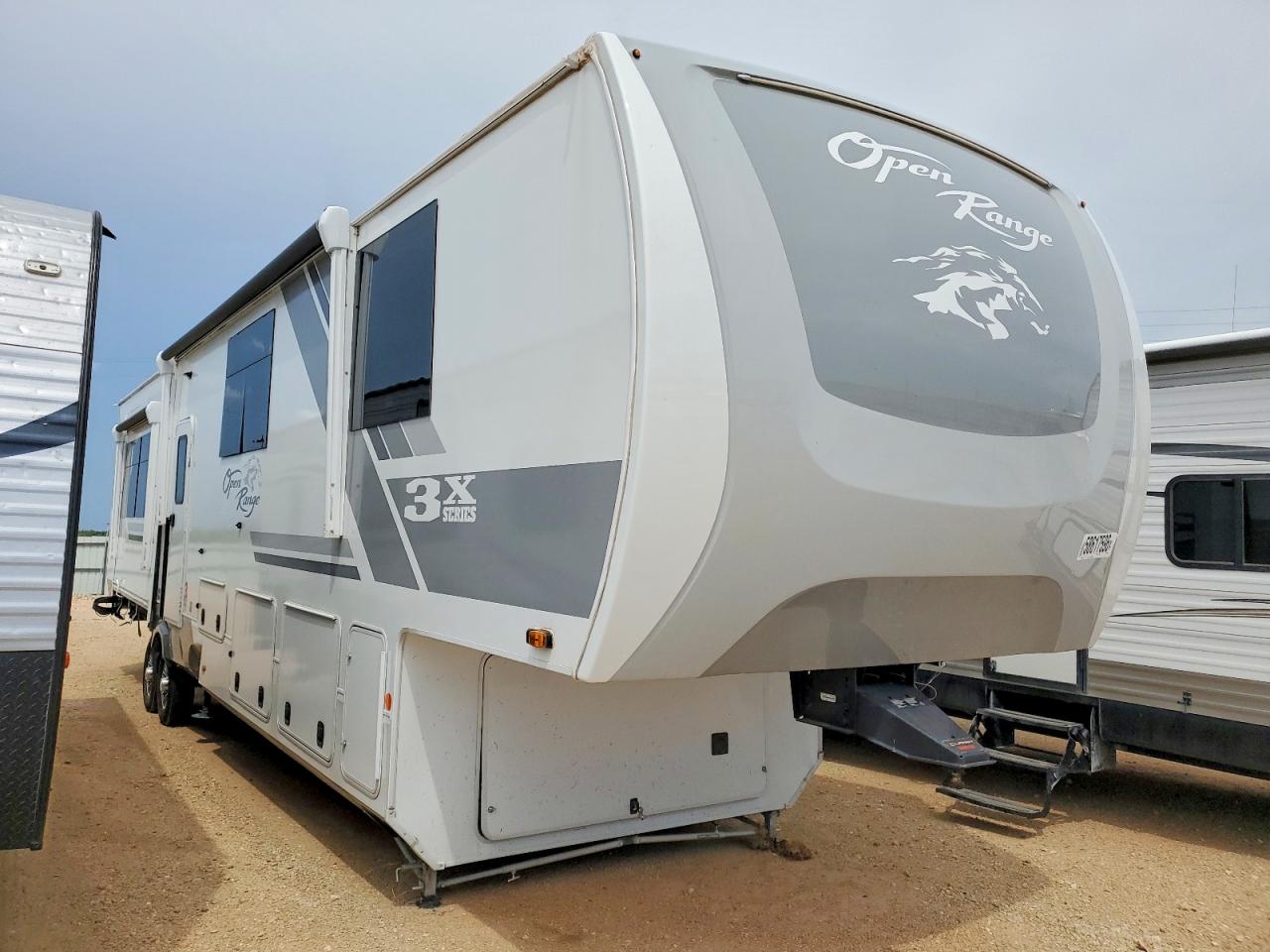 2025 Highland Ridge VIN 58TCM0BV0S3BD3069 COPART salvage auction — Rollover, TX - SALVAGE VEHICLE TITLE, sold $24,900 on 2026-07-09 (photo 1)