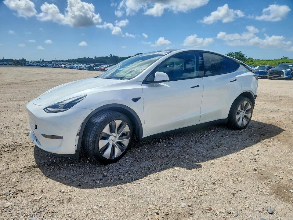 2024 Tesla Model y VIN 7SAYGDEE0RA246992 COPART salvage auction — REAR END, Salvage Title, sold $11,800 on 2026-07-16 (photo 1)