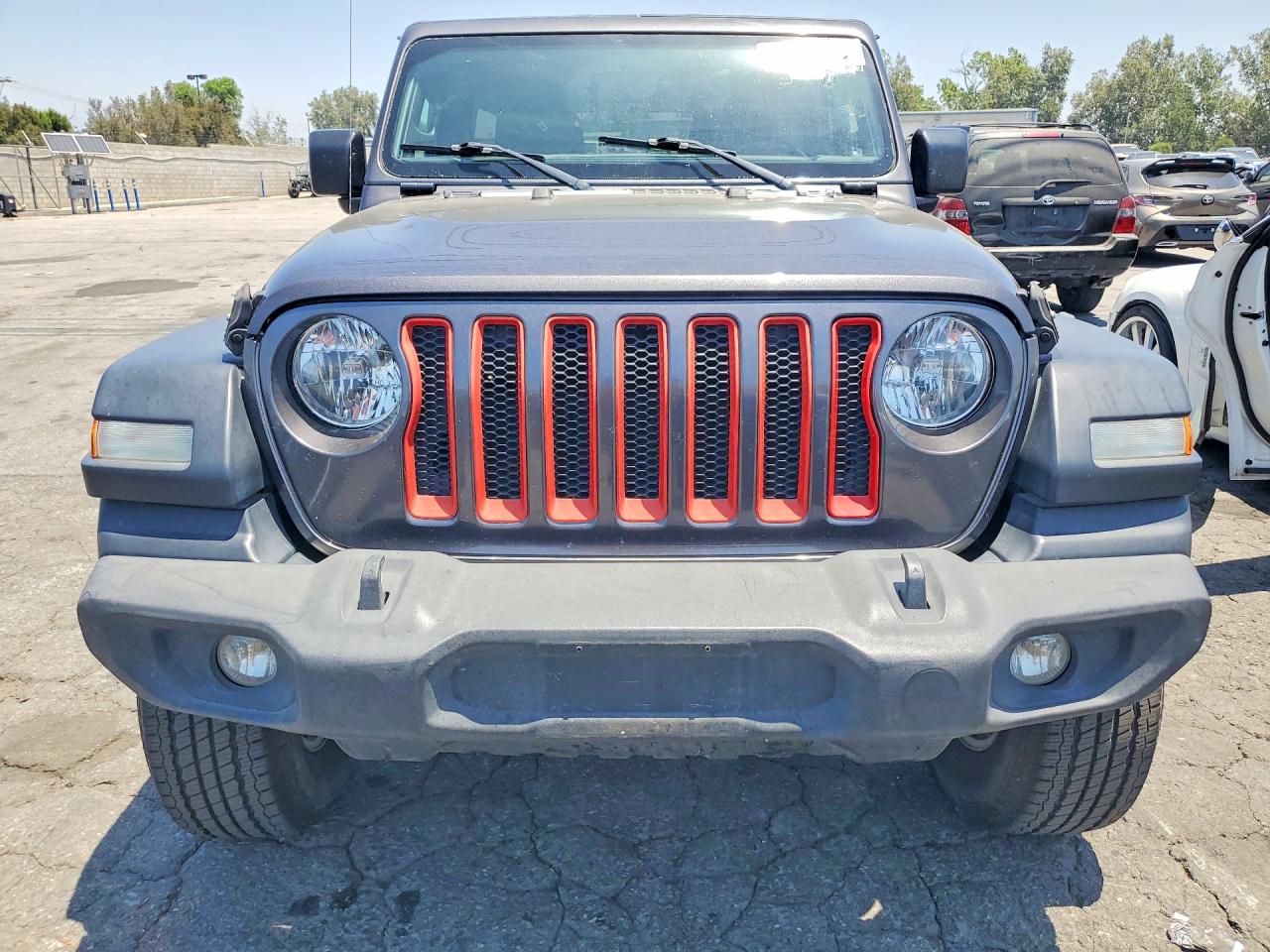 2018 Jeep Wrangler Unlimited VIN 1C4HJXDNXJW145348 COPART salvage auction — Minor Dent/Scratches, FL - DERELICT VEHICLE CERTIFICATE, sold $9,900 on 2026-07-02 (photo 5)