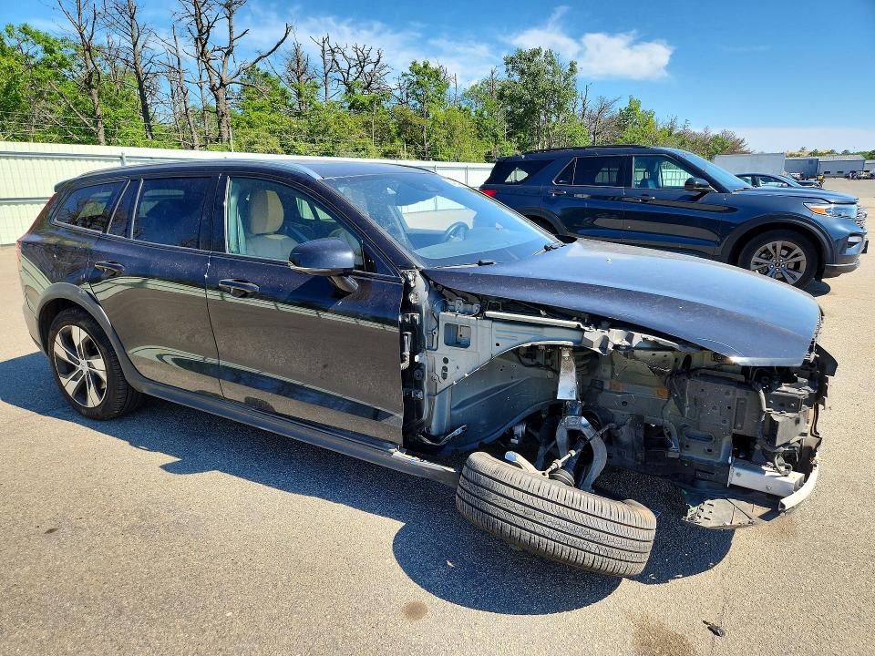 2020 Volvo V60 VIN YV4102WK0L1030457 COPART salvage auction — FRONT END, Ny - Mv-907A Salvage Certificate, sold $6,900 on 2026-07-20 (photo 4)
