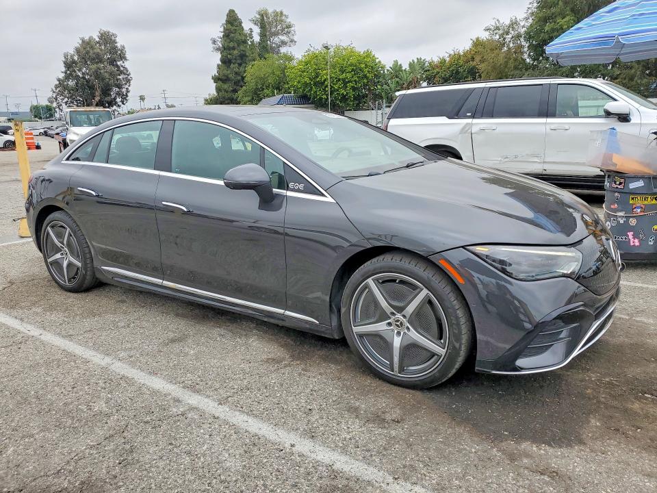 2024 Mercedes-benz VIN W1KEG2BB8RF059082 COPART salvage auction — MINOR DENT/SCRATCHES, CA - SALVAGE CERTIFICATE, sold $27,500 on 2026-09-15 (photo 4)
