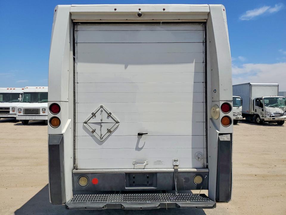 2016 Isuzu Reach VIN JALB4T173G7W01235 COPART salvage auction — NORMAL WEAR, Ca - Dis/Dlr/Exp Only Clean Title, sold $3,950 on 2026-07-30 (photo 6)