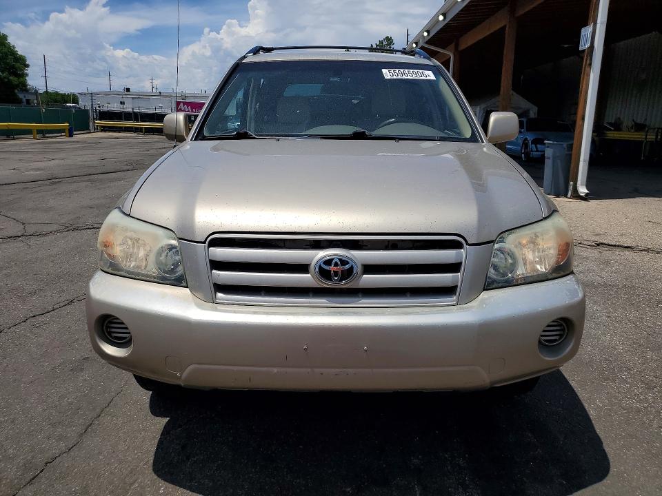 2004 Toyota Highlander VIN JTEEP21A240022541 COPART salvage auction — SIDE, CO - PUBLIC - SALVAGE TITLE (P), sold $900 on 2026-07-28 (photo 5)