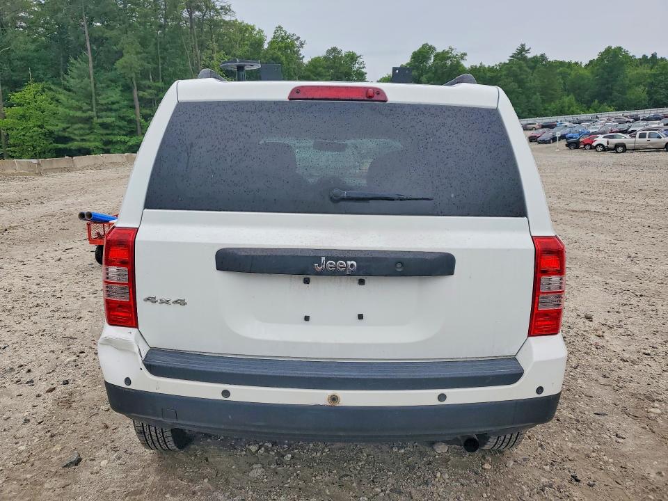 2015 Jeep VIN 1C4NJRBB8FD426588 COPART salvage auction — FRONT END, Nh - Cert Of Title-Salvage, sold $450 on 2026-08-12 (photo 6)