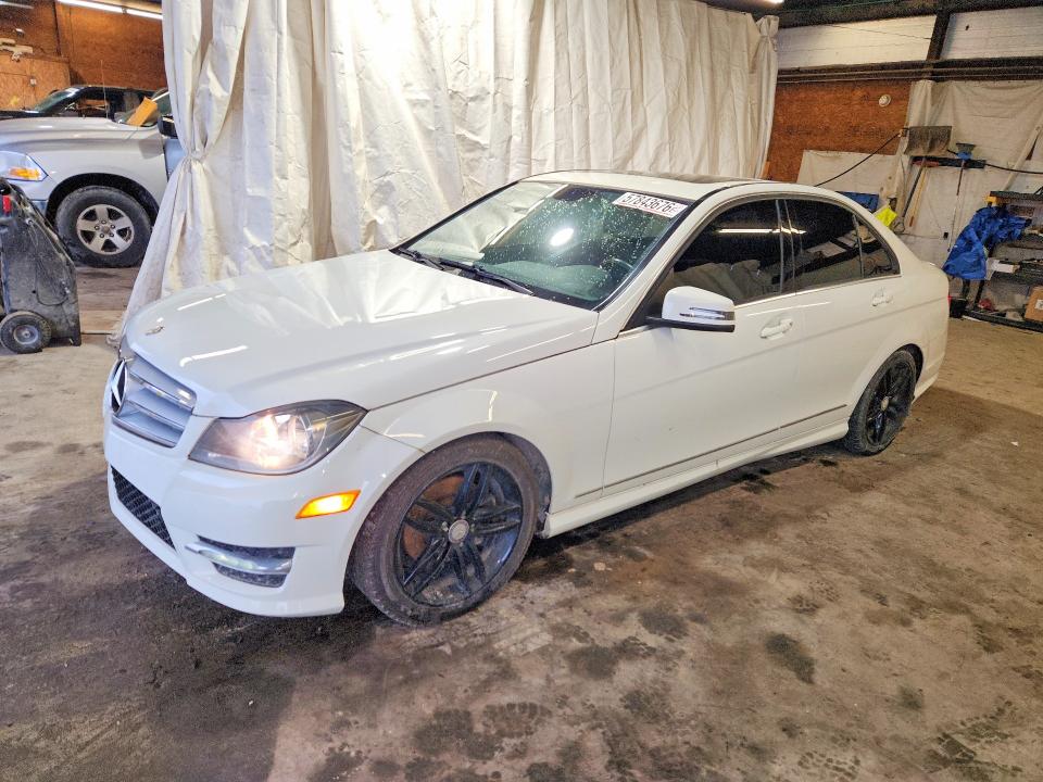 2012 Mercedes-benz C-klasse VIN WDDGF8BB7CR201944 — COPART salvage auction photo