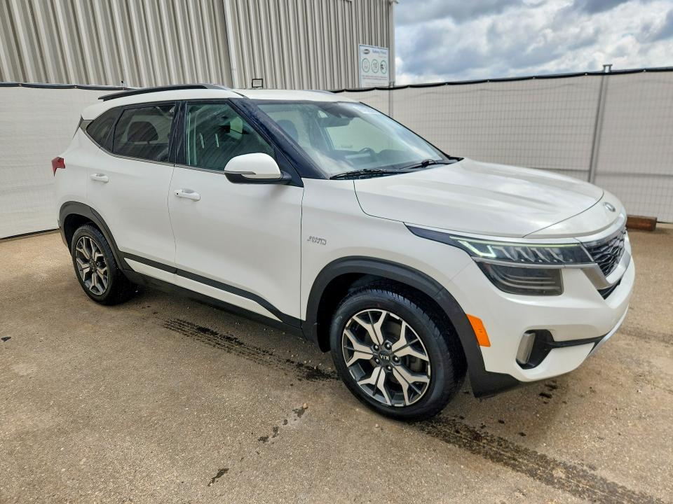 2021 Kia Seltos VIN KNDERCAA3M7071422 COPART salvage auction — MINOR DENT/SCRATCHES, AB - BOS - ACTIVE, sold $9,100 on 2026-07-29 (photo 4)