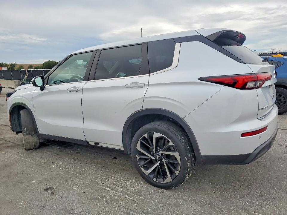 2022 Mitsubishi Outlander VIN JA4J3TA82NZ065852 COPART salvage auction — SIDE, Fl - Certificate Of Title (P), sold $8,800 on 2026-07-30 (photo 2)