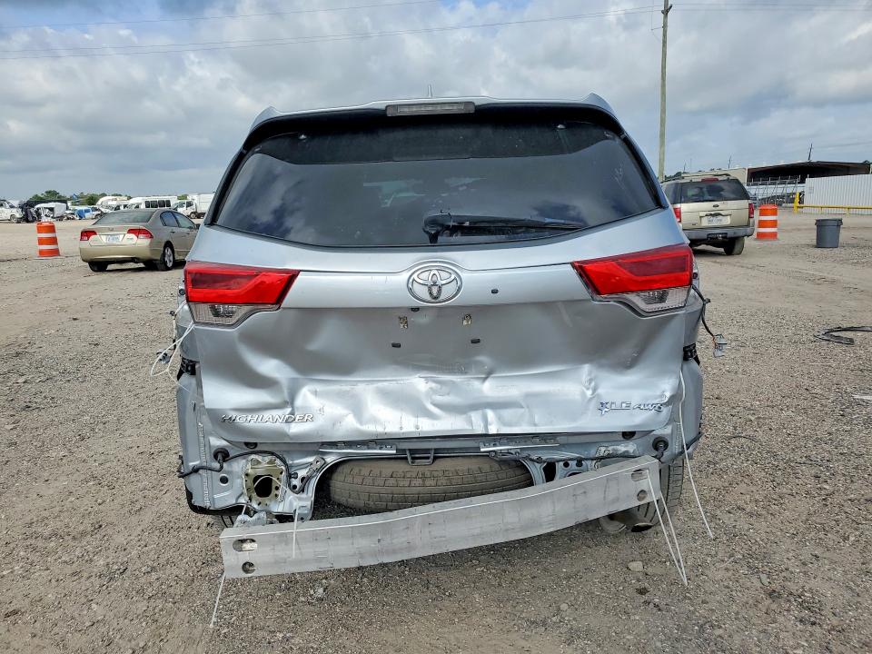 2019 Toyota Highlander VIN 5TDJZRFH9KS583213 COPART salvage auction — REAR END, TX - SALVAGE VEHICLE TITLE (P), sold $8,500 on 2026-07-16 (photo 6)