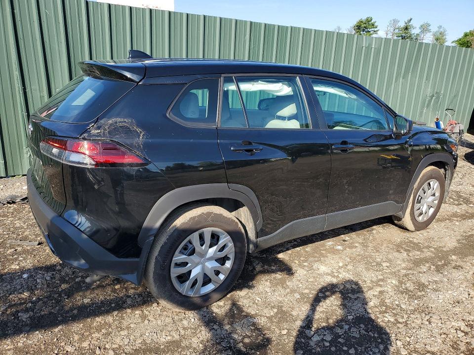 2026 Toyota Corolla cross VIN 7MUAAAAG2TV159872 COPART salvage auction — SIDE, Md - Cert Of Salvage > 75% Damage, sold $8,800 on 2026-07-20 (photo 3)