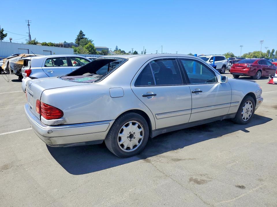 1997 Mercedes-benz E-class VIN WDBJF55FXVJ035108 COPART salvage auction — ROOF, CA - SALVAGE CERTIFICATE, sold $125 on 2026-07-02 (photo 3)