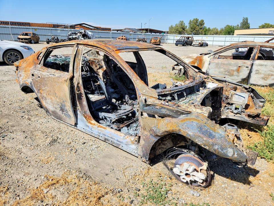 2018 Kia Optima VIN 5XXGT4L33JG235298 COPART salvage auction — BURN, CA - NON-REPAIRABLE VEHICLE CERT, sold $225 on 2026-07-17 (photo 4)