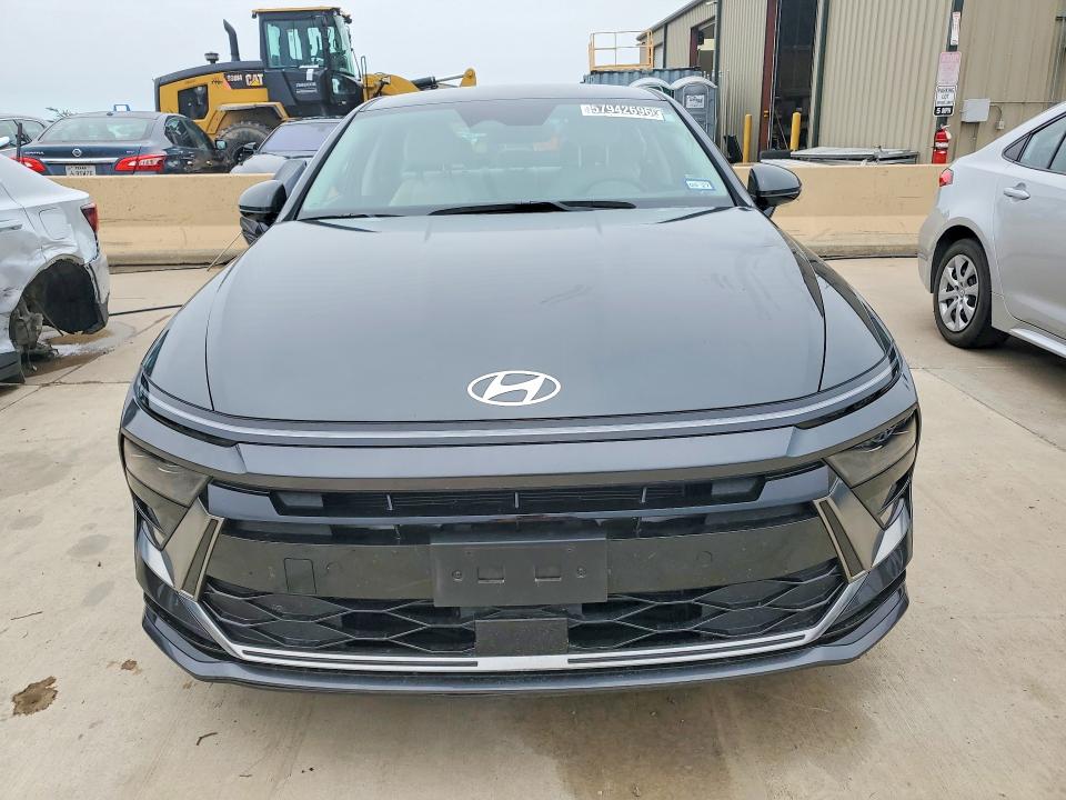 2025 Hyundai Sonata VIN KMHL64JA7SA498295 COPART salvage auction — SIDE, Tx - Nonrepairable Title, sold $7,800 on 2026-07-06 (photo 5)