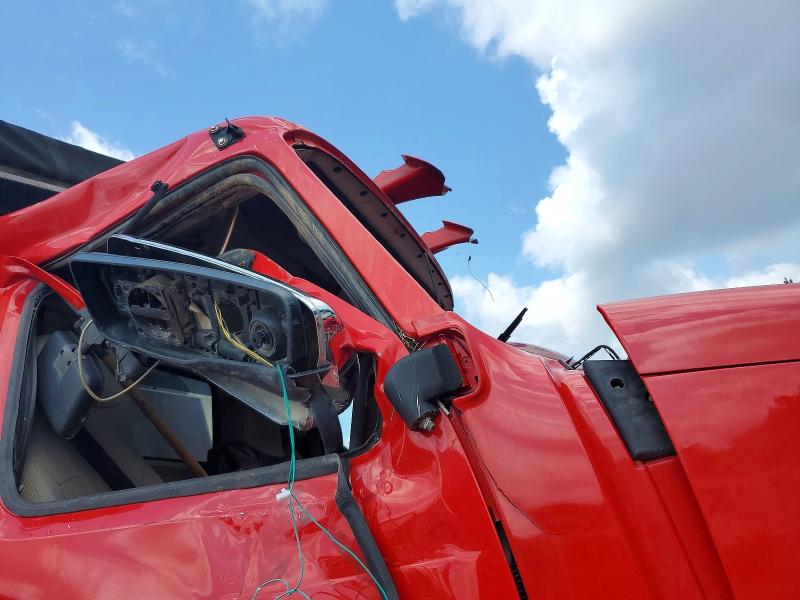 2018 Volvo Vhd VIN 4V5KC9DH5JN894473 COPART salvage auction — ROLLOVER, GA - CERT OF TITLE-SALVAGE (P), sold $19,700 on 2026-07-30 (photo 9)