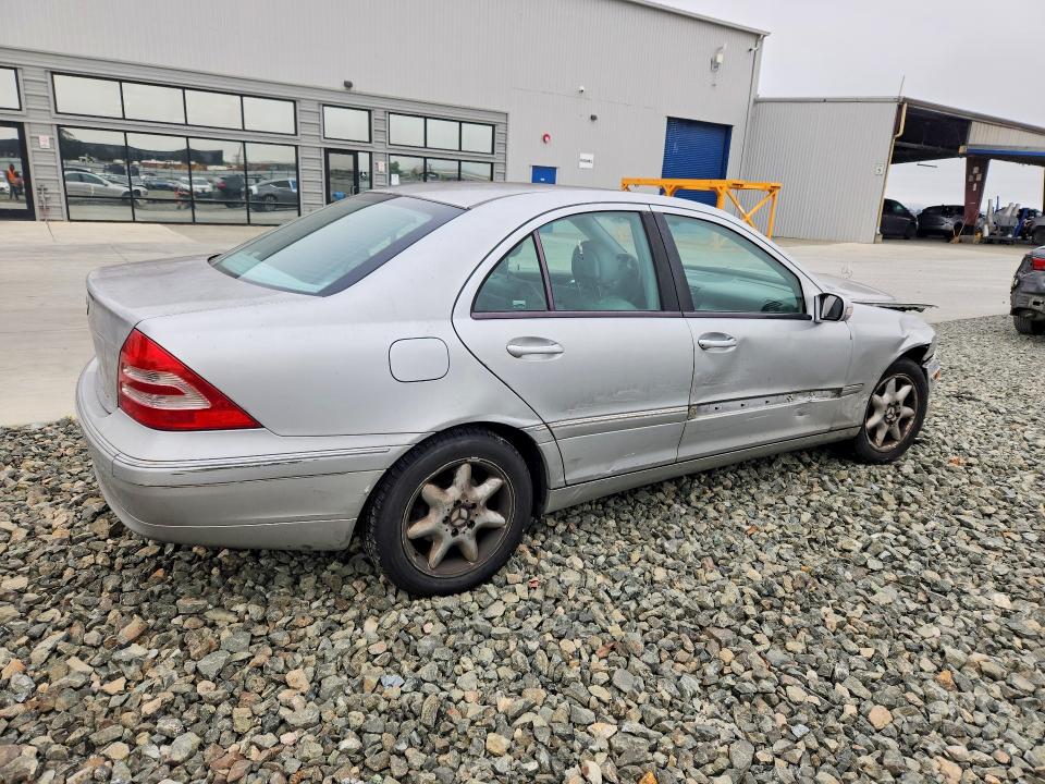 2004 Mercedes-benz C-klasse VIN WDBRF61J44A576463 COPART salvage auction — FRONT END, Ca - Salvage Certificate, sold $100 on 2026-07-09 (photo 3)
