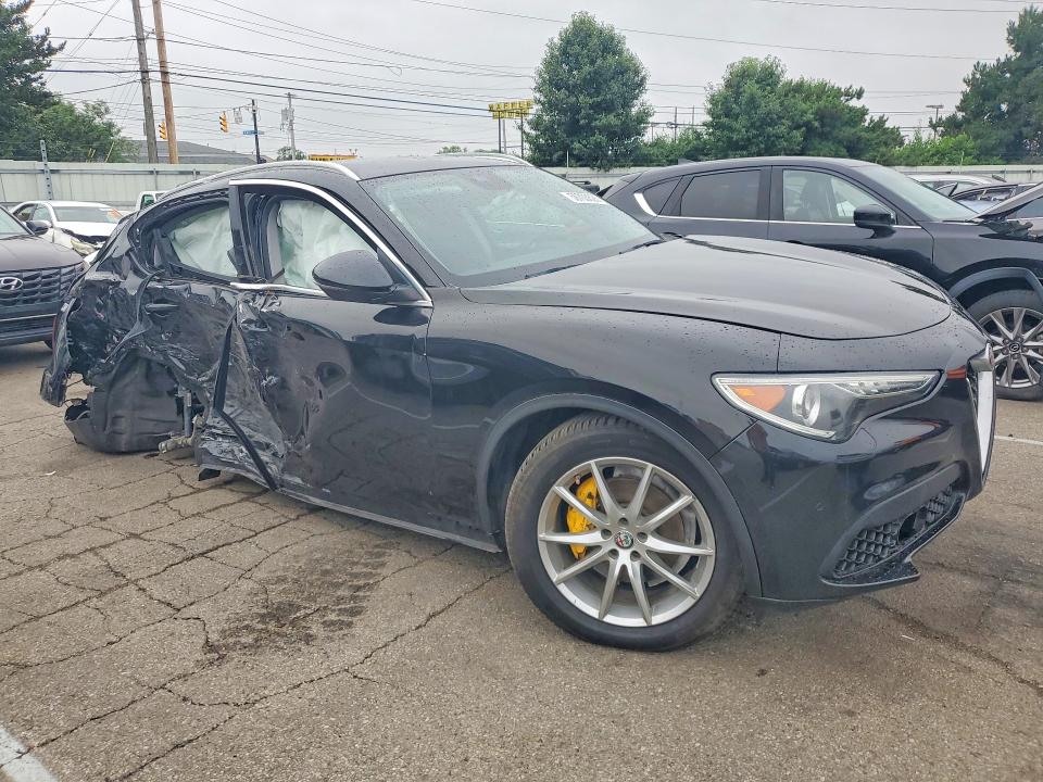 2018 Alfa romeo Stelvio VIN ZASFAKBNXJ7B69213 COPART salvage auction — REAR END, Oh - Cert Of Title-Salvage, sold $1,100 on 2026-07-15 (photo 4)
