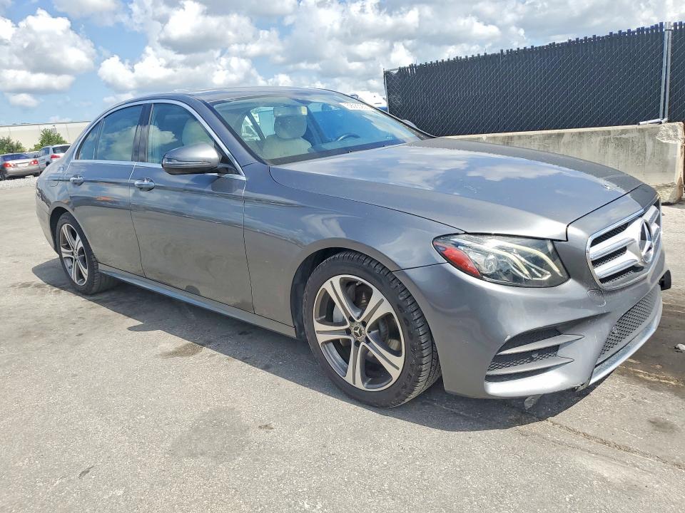 2020 Mercedes-benz E-klasse VIN W1KZF8DB8LA839897 COPART salvage auction — MINOR DENT/SCRATCHES, Fl - Certificate Of Title, sold $16,000 on 2026-07-28 (photo 4)