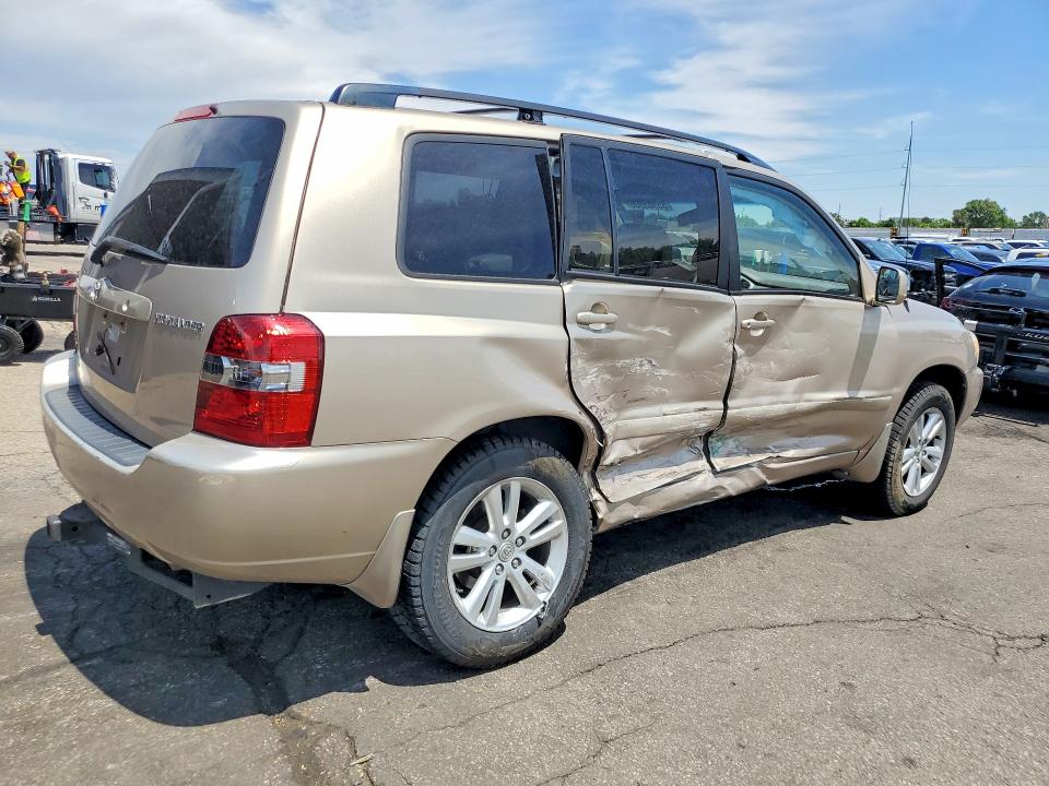 2004 Toyota Highlander VIN JTEEP21A240022541 COPART salvage auction — SIDE, CO - PUBLIC - SALVAGE TITLE (P), sold $900 on 2026-07-28 (photo 3)
