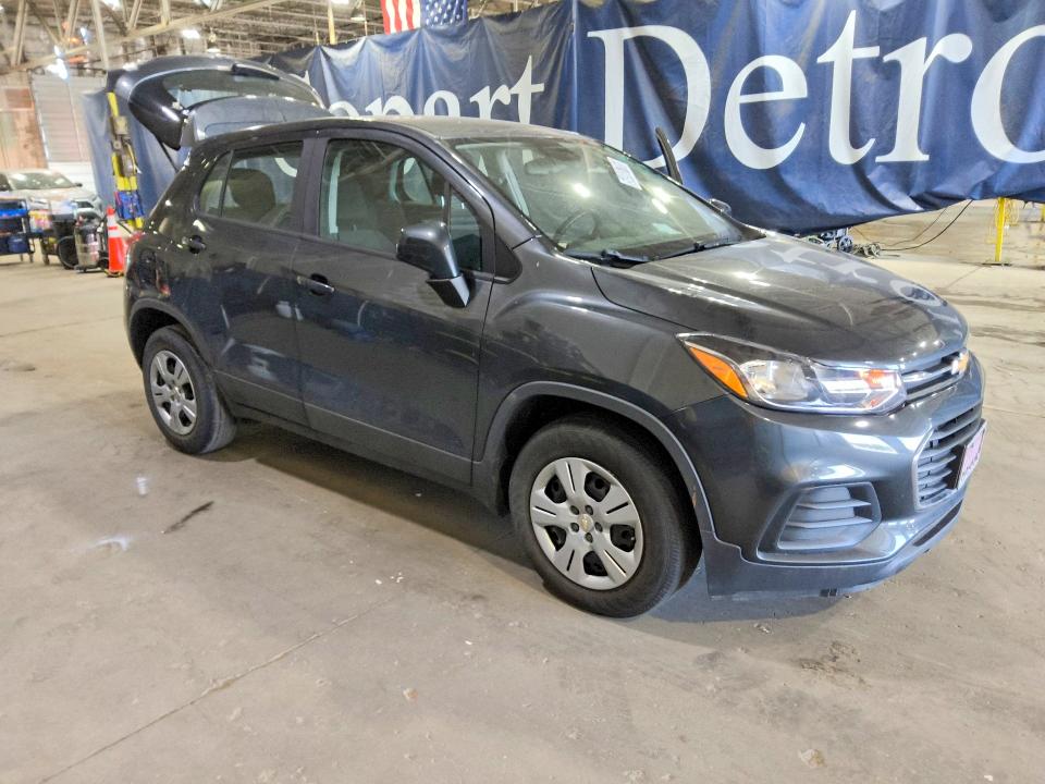 2019 Chevrolet Trax VIN 3GNCJKSB5KL152745 COPART salvage auction — NORMAL WEAR, WV - CERTIFICATE OF TITLE, sold $2,550 on 2026-07-09 (photo 4)