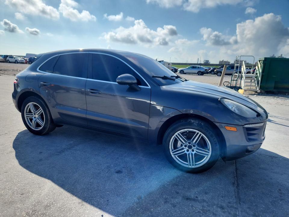 2016 Porsche Macan VIN WP1AB2A5XGLB47521 COPART salvage auction — MINOR DENT/SCRATCHES, LA - CERTIFICATE OF TITLE, sold $3,200 on 2026-07-29 (photo 4)