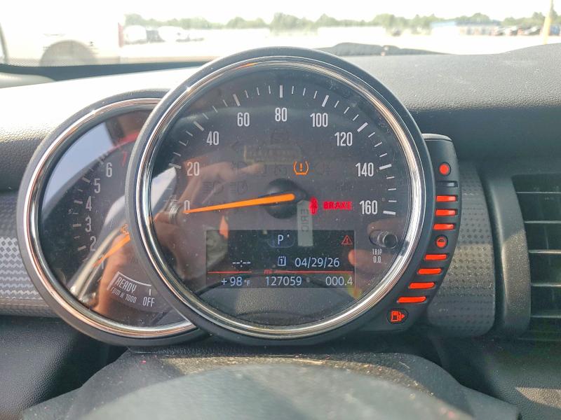 2016 Mini Cooper VIN WMWXU1C5XG2D12096 COPART salvage auction — MINOR DENT/SCRATCHES, Tx - Certificate Of Title, sold $575 on 2026-07-09 (photo 9)