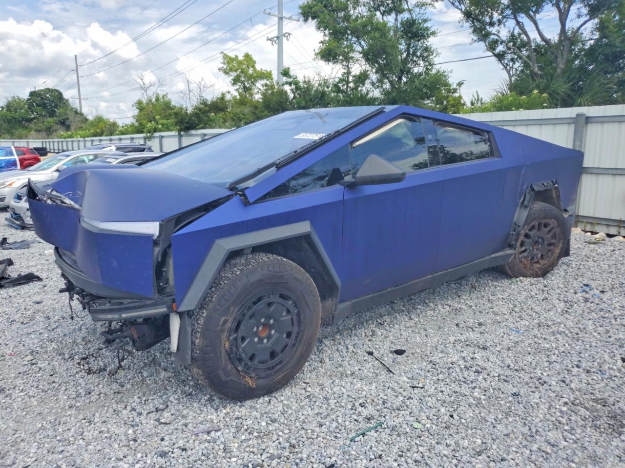 2024 Tesla Cybertruck VIN 7G2CEHED8RA016934 — COPART salvage auction photo