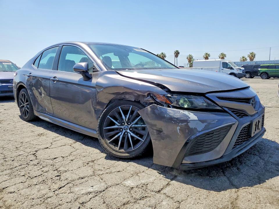 2021 Toyota Camry VIN 4T1T11AK7MU524658 COPART salvage auction — SIDE, Salvage Title, sold $7,500 on 2026-07-30 (photo 4)