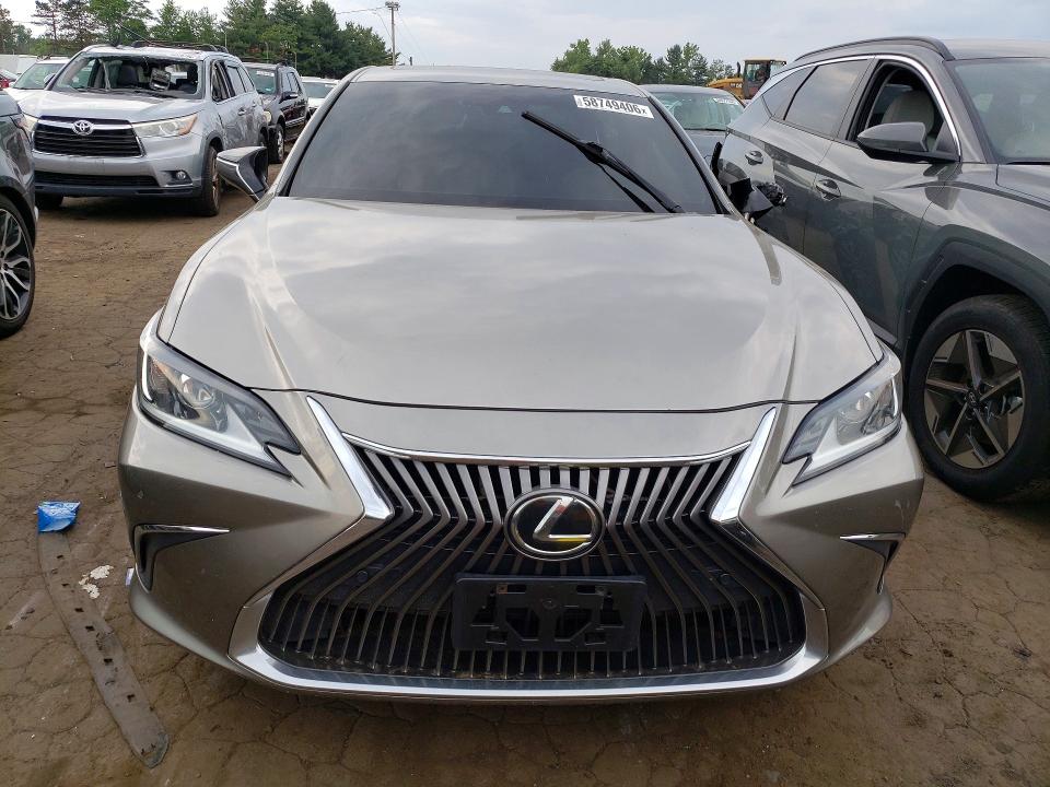 2019 Lexus ES VIN 58ABZ1B16KU038410 COPART salvage auction — REAR END, Ct - Cert Of Title-Salvage, sold $11,700 on 2026-09-11 (photo 5)
